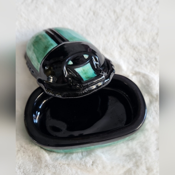 Scarab Egyptian Beetle keepsake Pottery box - Picture 9 of 10